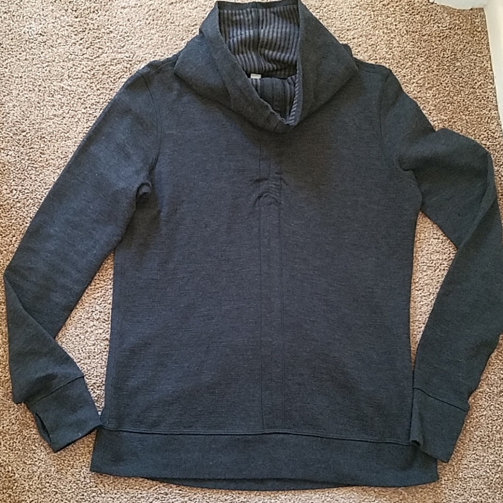 Worn once Lululemon sweatshirt